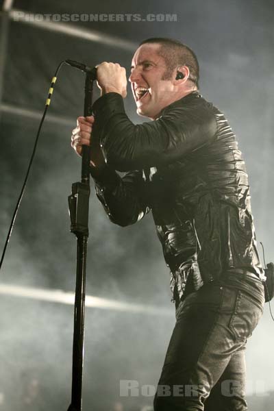 NINE INCH NAILS - 2009-07-31 - PAREDES DE COURA (Portugal) - Praia do Tabuao - 